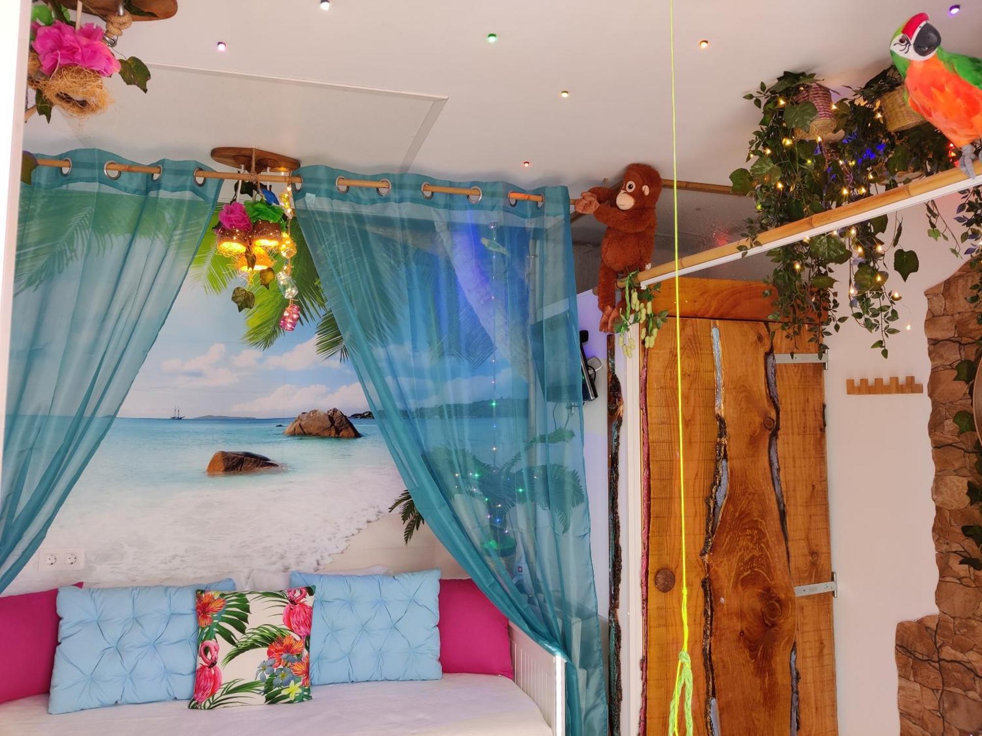 Wonder Room Paraiso Magico Habitacion Nerja Bagian luar foto
