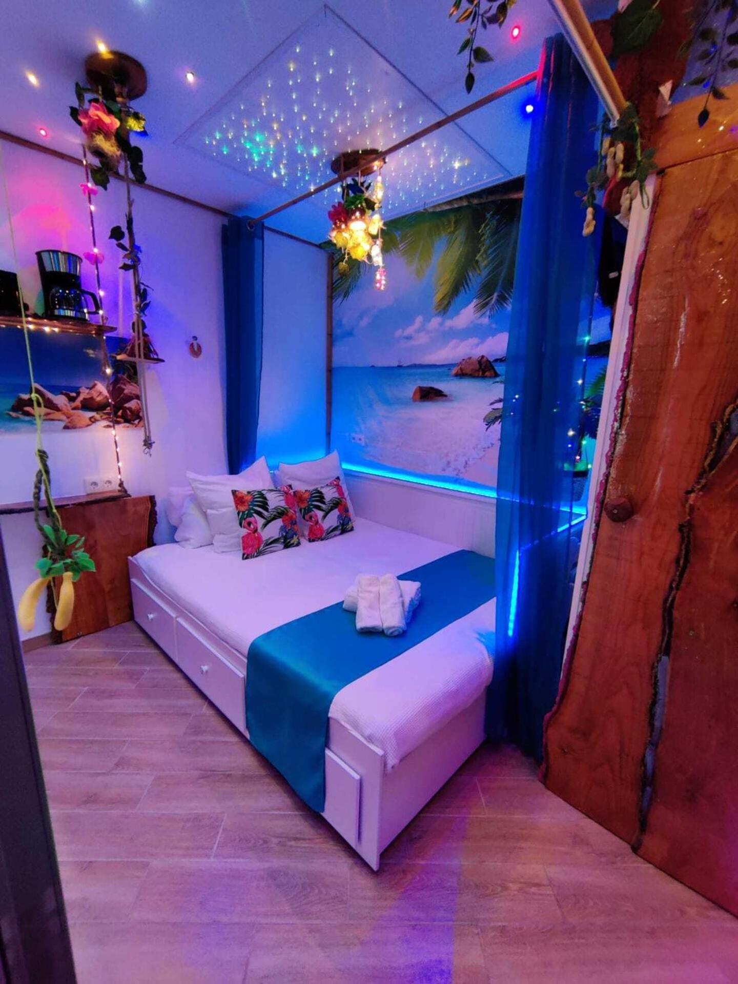 Wonder Room Paraiso Magico Habitacion Nerja Bagian luar foto
